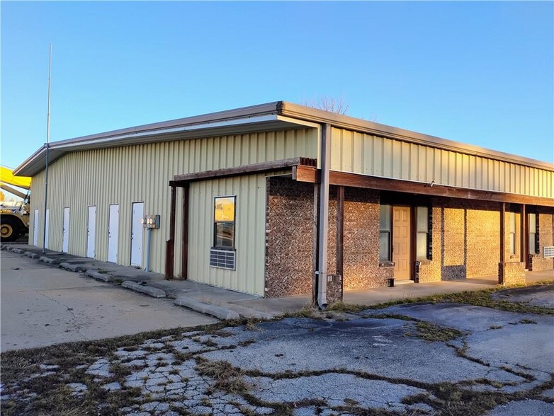 2426 US 169 Hwy, Coffeyville, KS for sale - Building Photo - Image 2 of 4