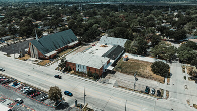 900 Natchez Ave, Pasadena, TX for lease Building Photo- Image 2 of 8