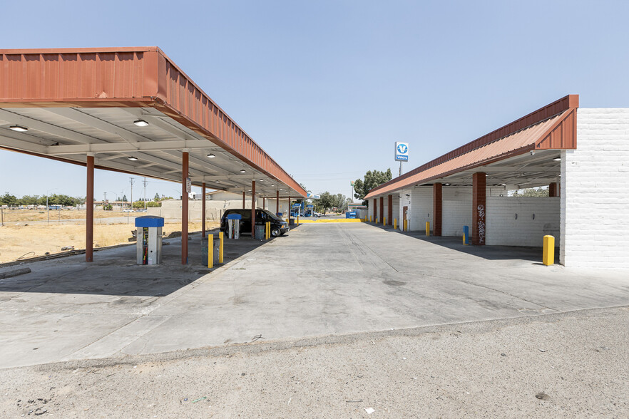 3999 N Parkway Dr, Fresno, CA for sale - Building Photo - Image 1 of 11