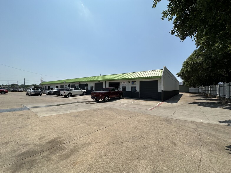 2345 Dalworth St, Grand Prairie, TX for lease - Primary Photo - Image 1 of 7