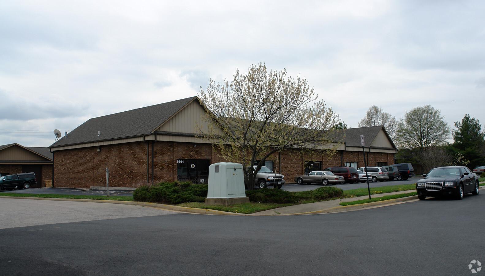 8635-8649 Phoenix Dr, Manassas, Va 20110 - Industrial For Lease 