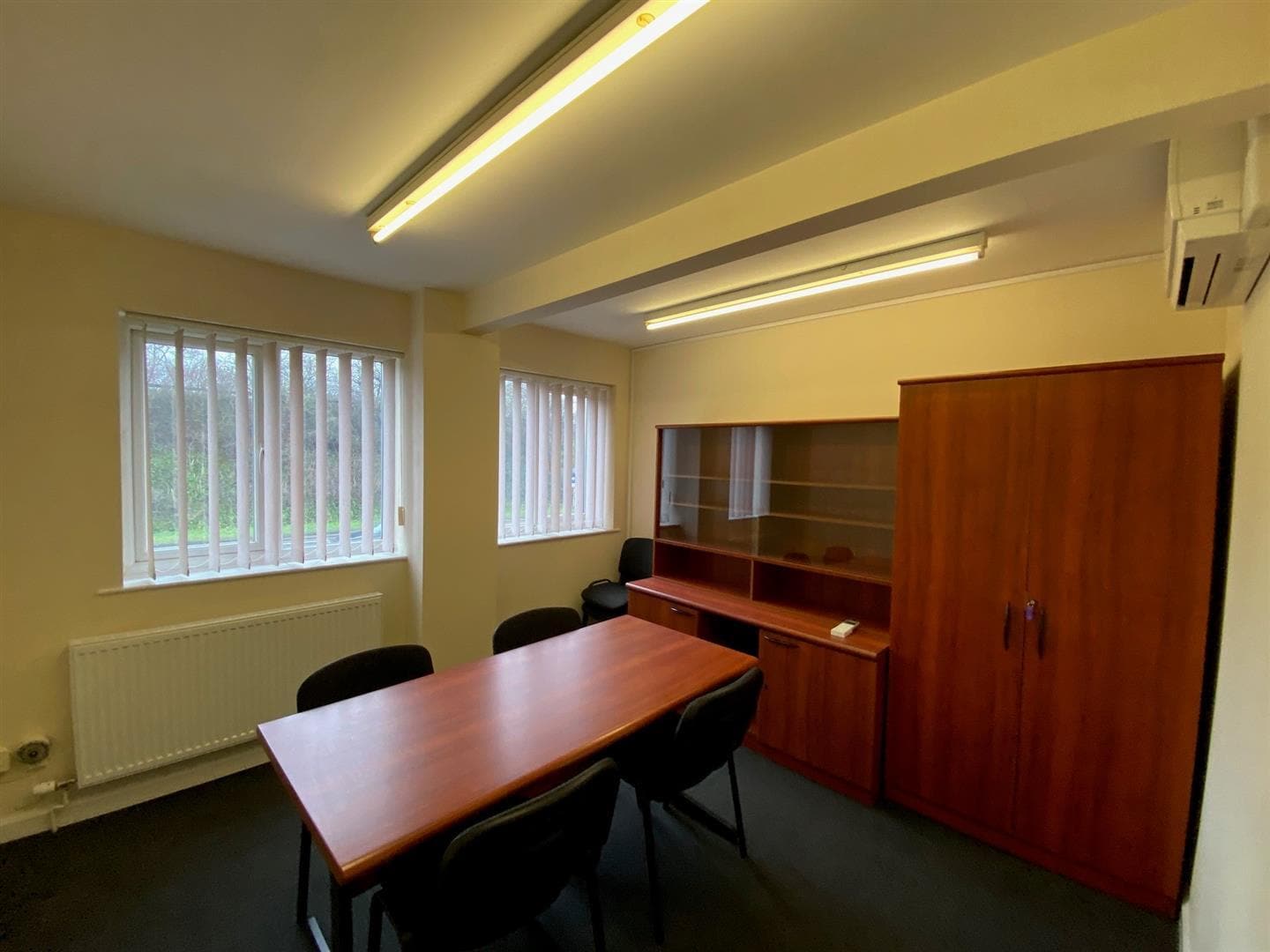 Hull Rd, Hull for lease Interior Photo- Image 1 of 4