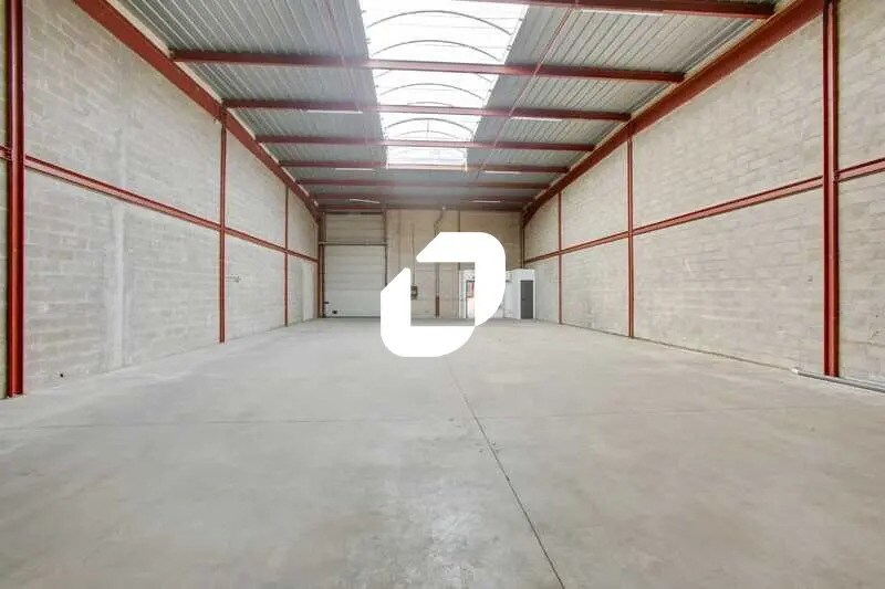 Flex in Bondoufle for lease - Interior Photo - Image 3 of 13