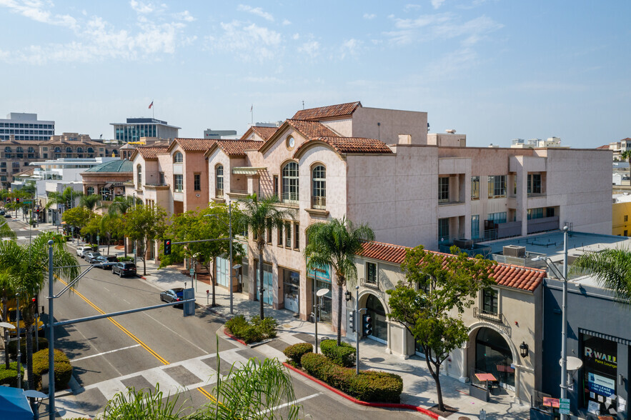 301-333 N Canon Dr, Beverly Hills, CA for lease - Building Photo - Image 3 of 8