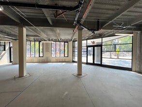 5691 N Ridge Ave, Chicago, IL for lease Interior Photo- Image 1 of 3