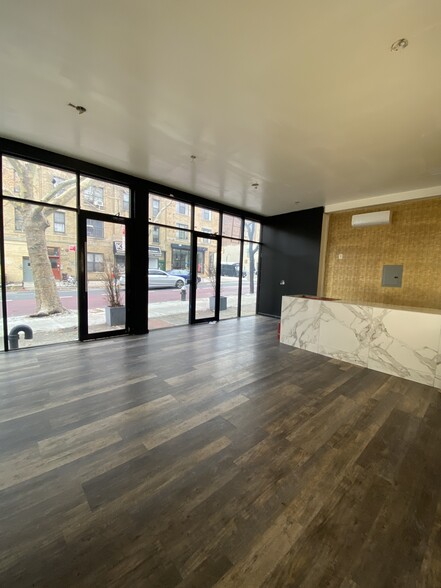 1154 Union St, Brooklyn, NY for lease - Interior Photo - Image 3 of 10