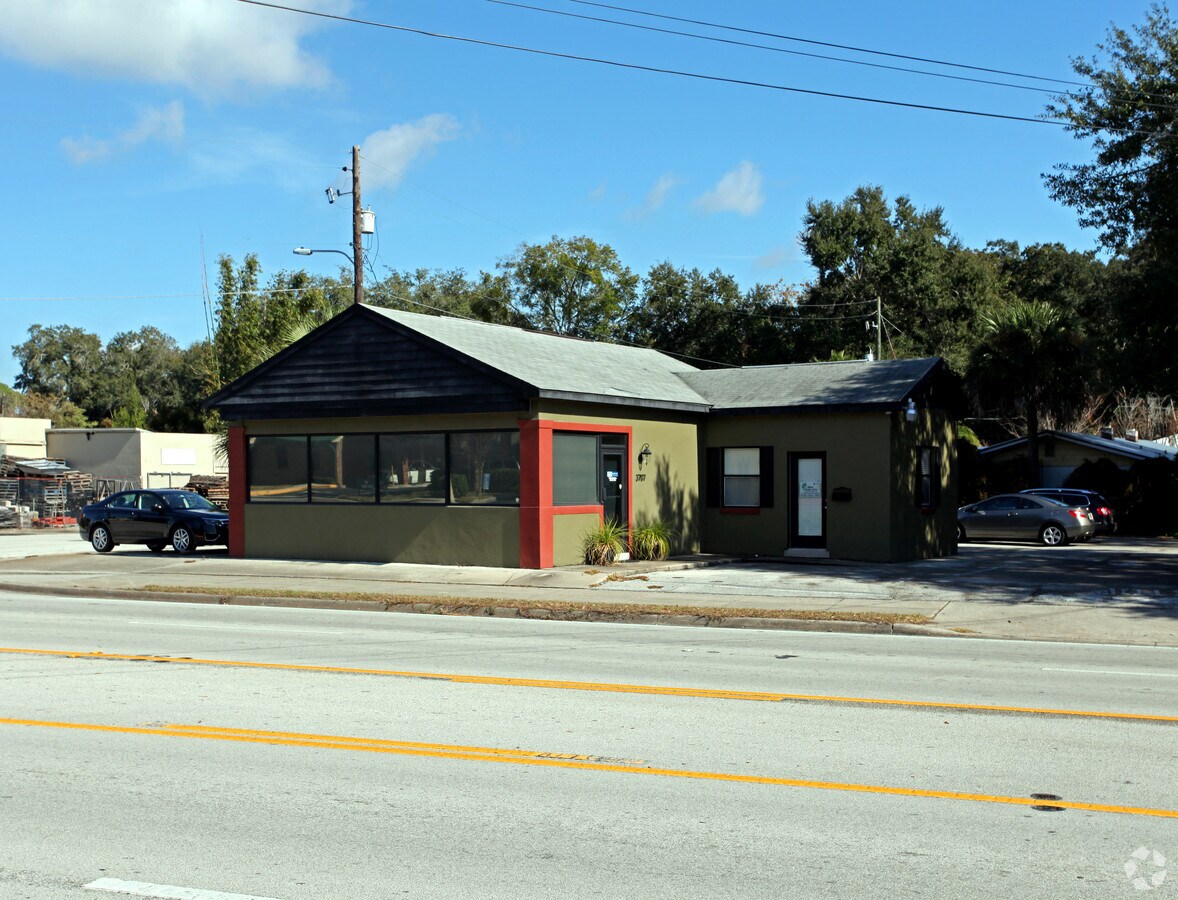 3707 Edgewater Dr, Orlando, FL 32804