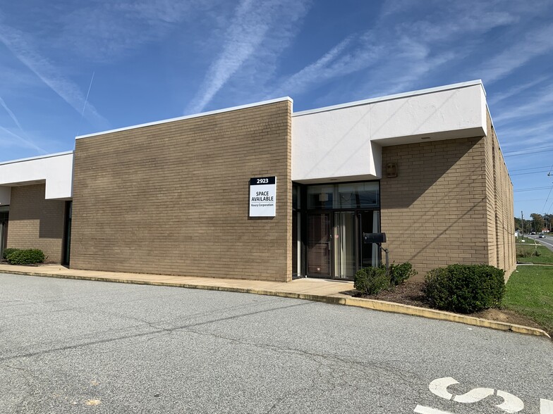 2901-3011 Pacific Ave, Greensboro, NC for lease - Building Photo - Image 2 of 9