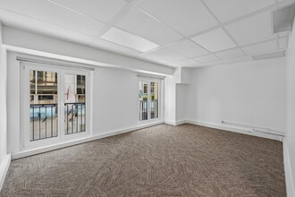 82 Avenue Marceau, Paris for lease Interior Photo- Image 1 of 13