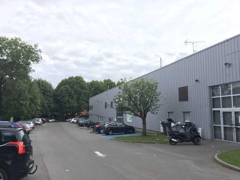 Flex in VILLENEUVE-D'ASCQ for lease - Building Photo - Image 3 of 4