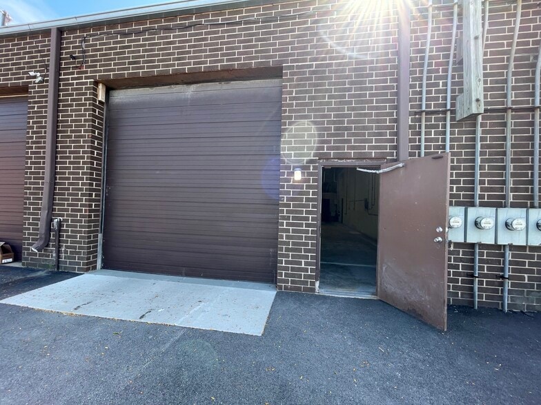 1010 Morse Ave, Schaumburg, IL for sale - Building Photo - Image 1 of 1