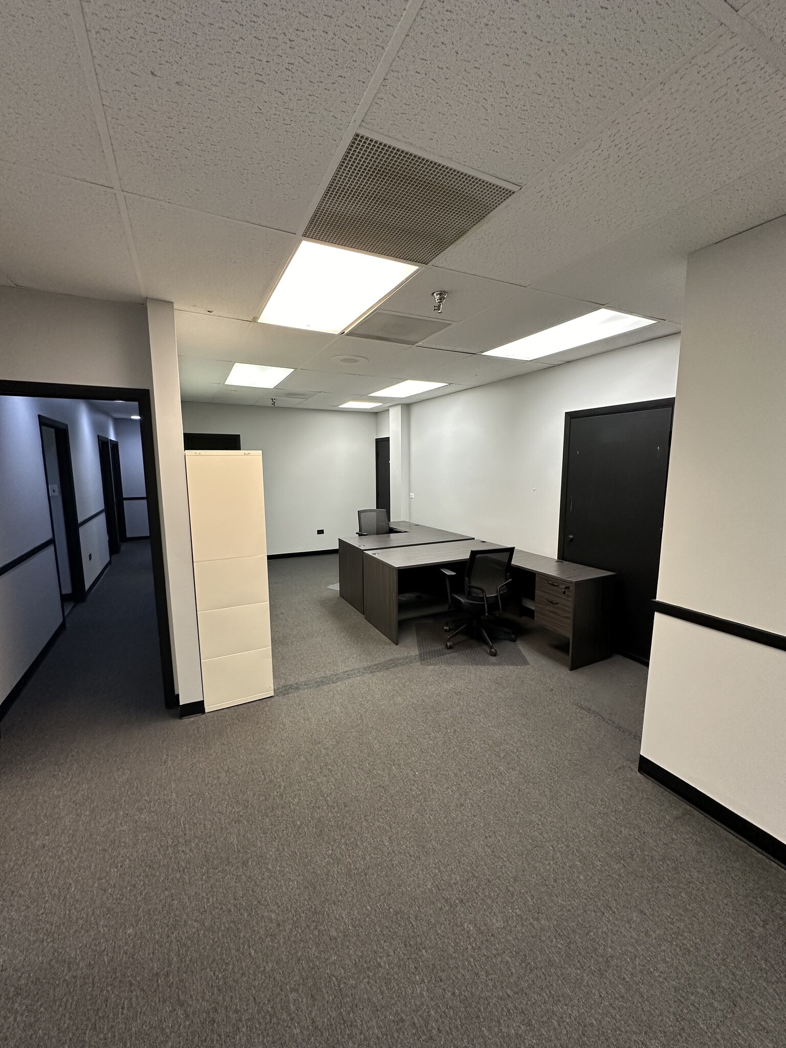 210 N Hammes Ave, Joliet, IL for lease Interior Photo- Image 1 of 7