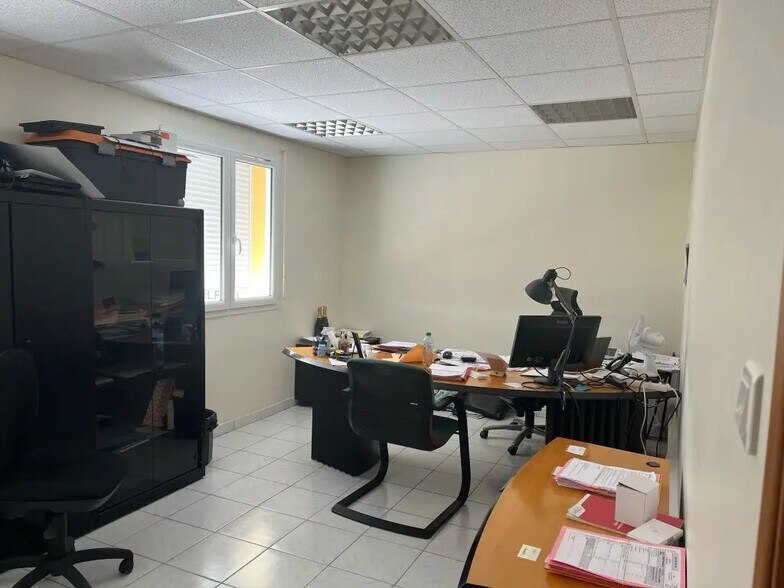 Office in Châtenoy-le-Royal for lease - Interior Photo - Image 3 of 6