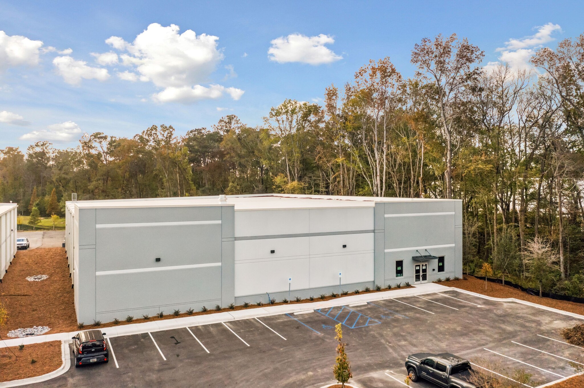 9571 Palmetto Commerce Pky, Ladson, SC for lease Building Photo- Image 1 of 3