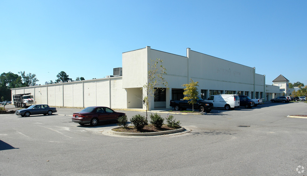 5000 Market St, Wilmington, NC for lease - Primary Photo - Image 1 of 21