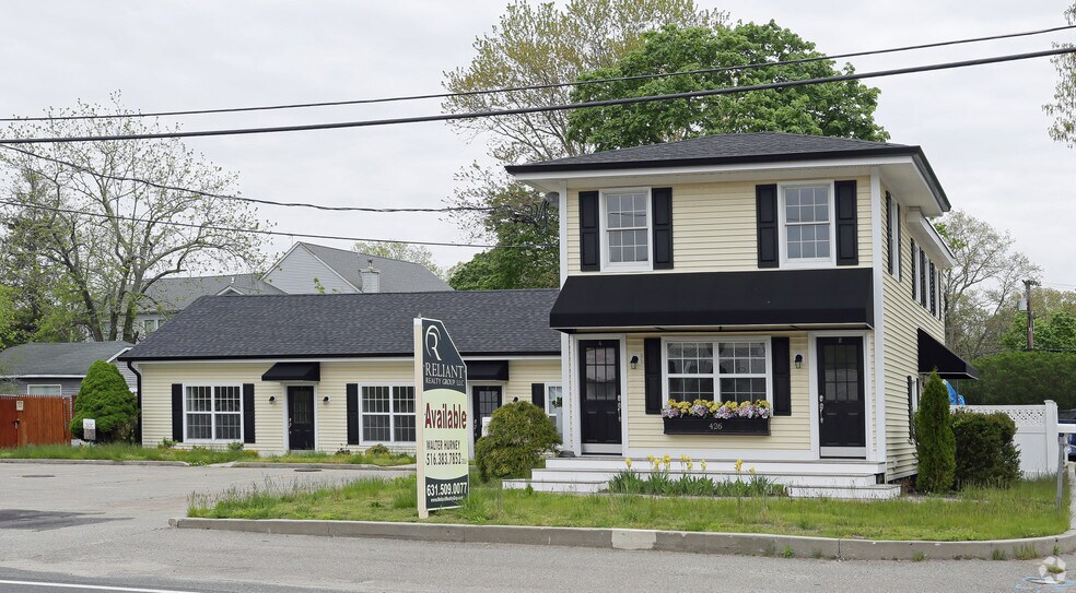 426 S Country Rd, Brookhaven, NY for sale - Primary Photo - Image 1 of 1