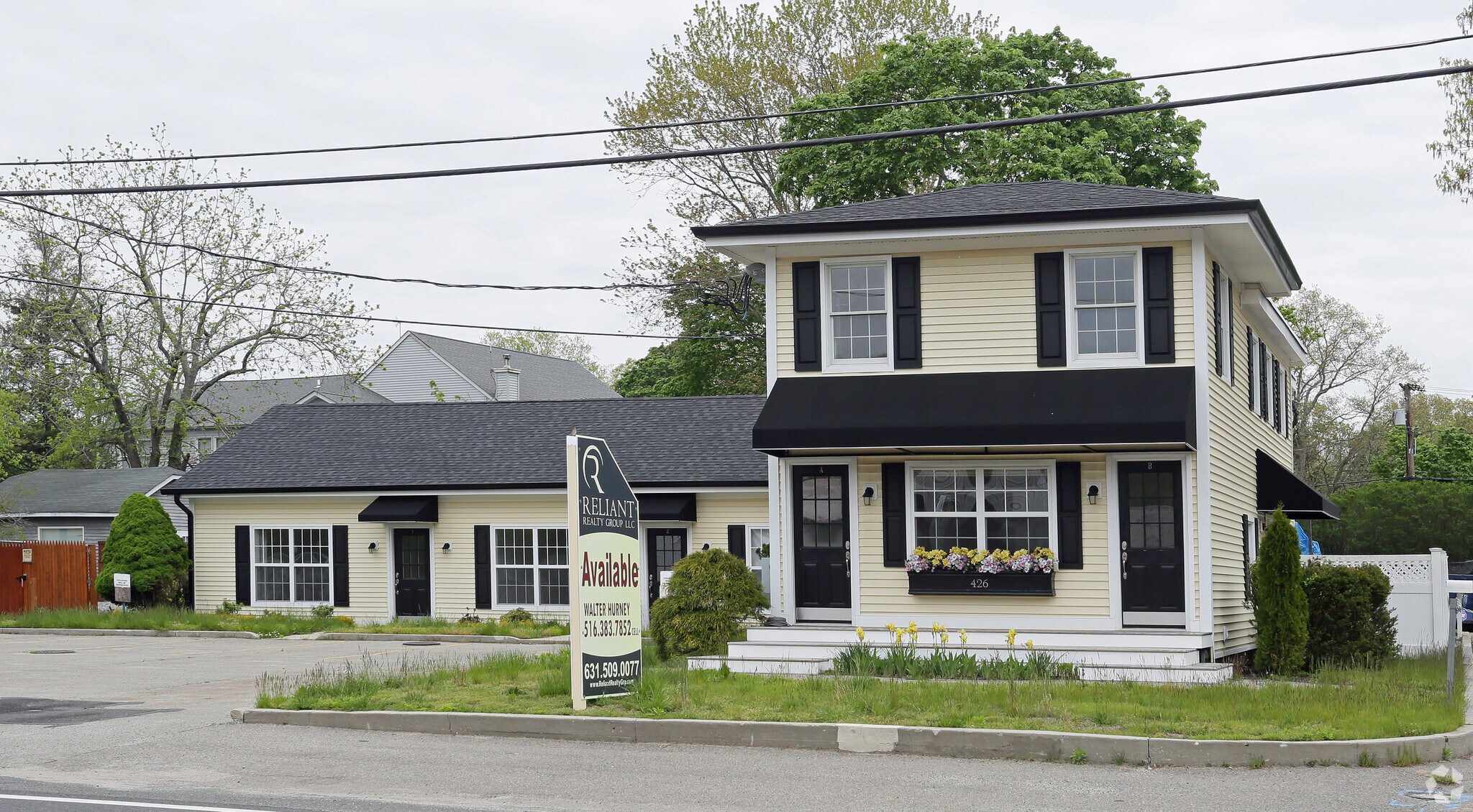 426 S Country Rd, Brookhaven, NY for sale Primary Photo- Image 1 of 1