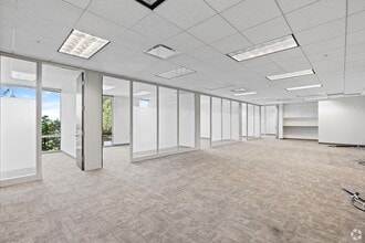 31111 Agoura Rd, Westlake Village, CA for lease Building Photo- Image 1 of 10