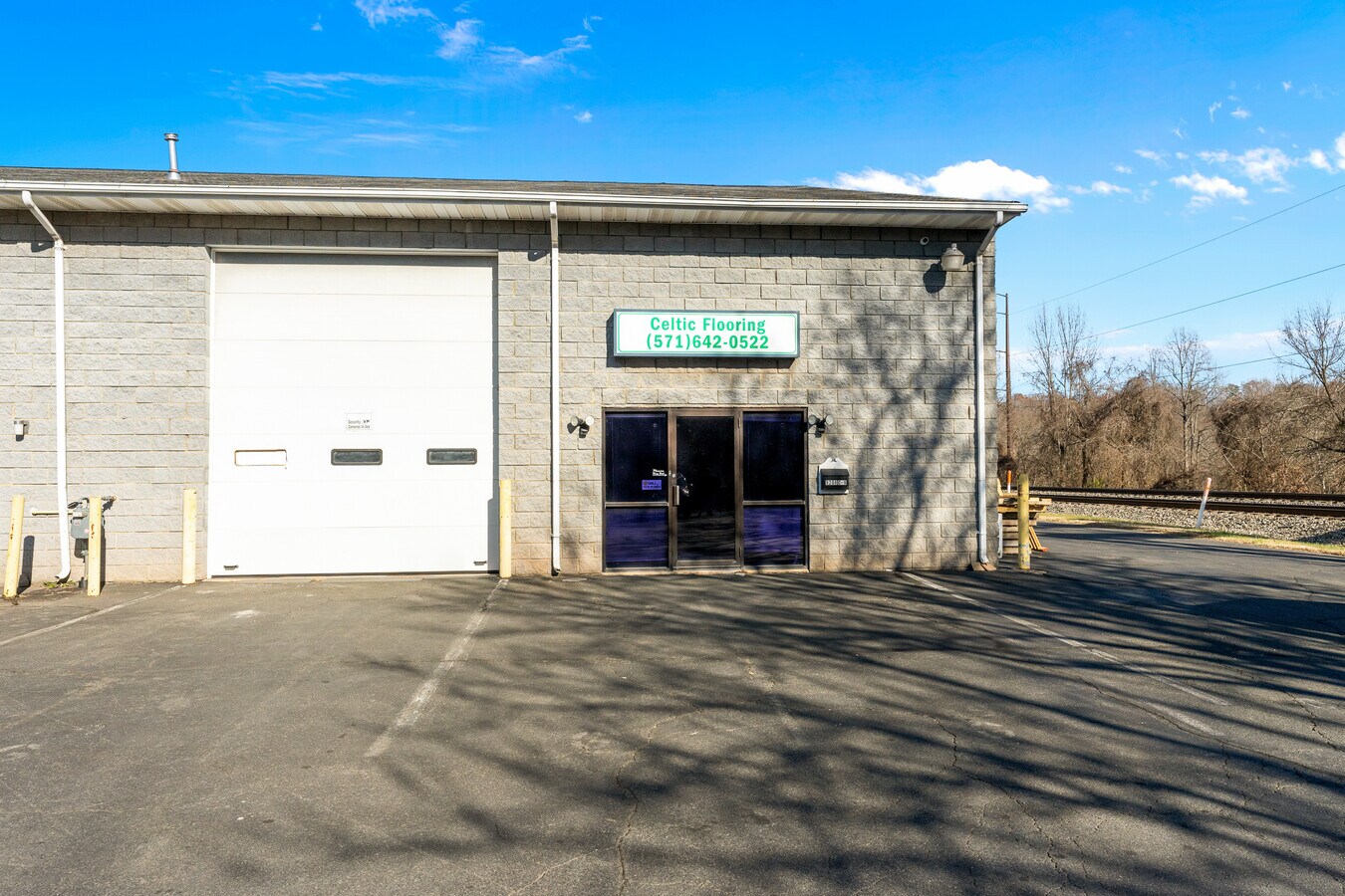 9208 Venture Ct, Manassas Park, VA 20111 3,392 SF Warehouse Condo in