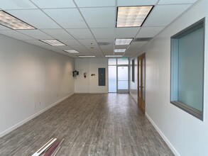 7288 Sunset Blvd, Los Angeles, CA for lease Interior Photo- Image 2 of 5