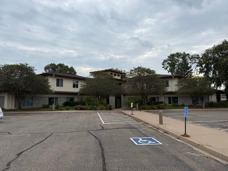 1477 S Knowles Ave, New Richmond, WI for lease - Building Photo - Image 2 of 3