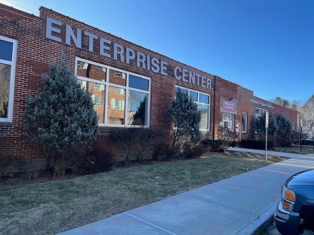 71-121 Loring Ave, Salem, MA for lease - Building Photo - Image 2 of 6