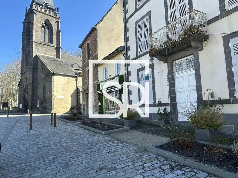 Retail in Randan for lease - Building Photo - Image 3 of 11