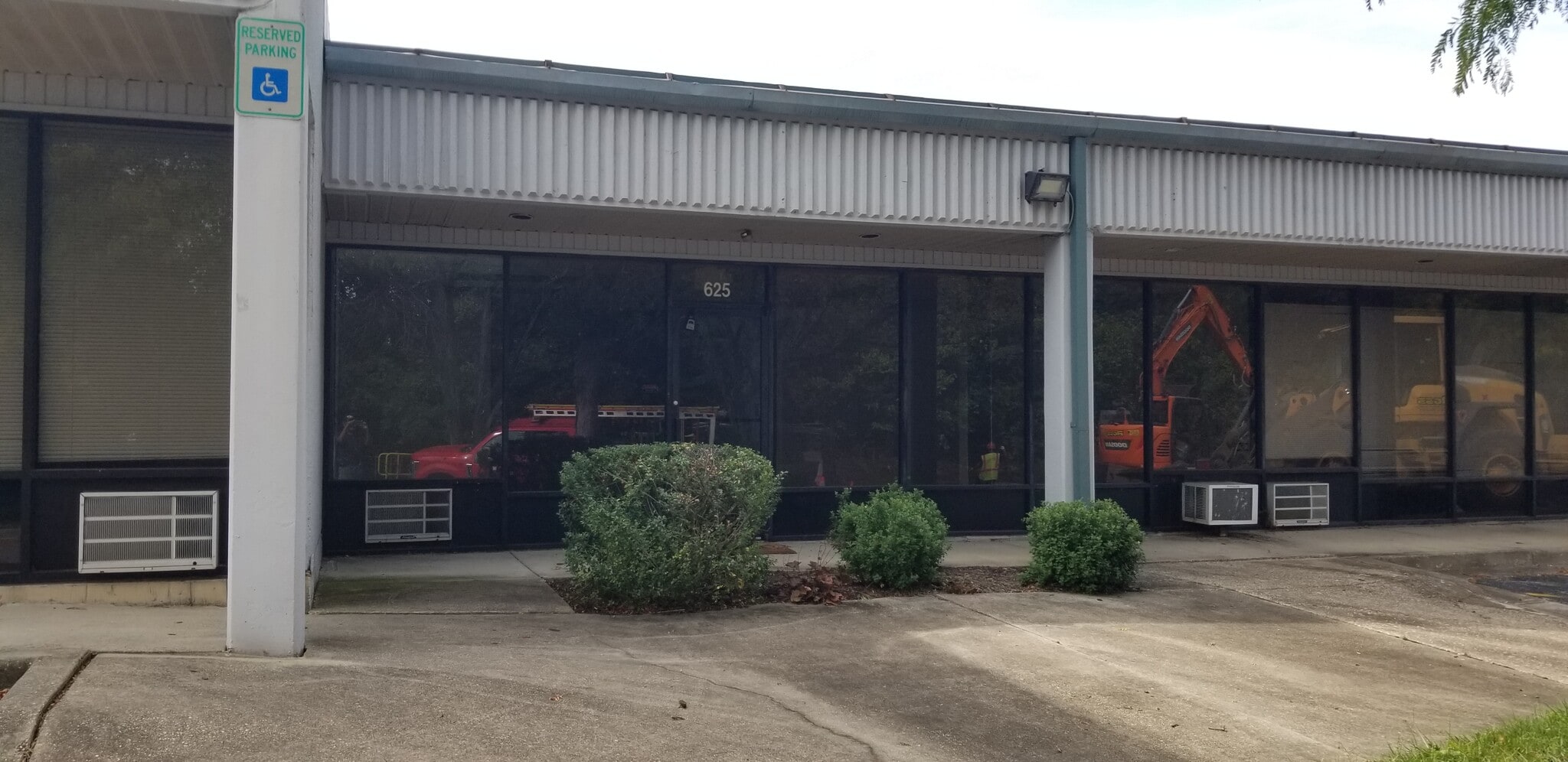 9244 E Hampton Dr, Capitol Heights, MD for lease Building Photo- Image 1 of 22