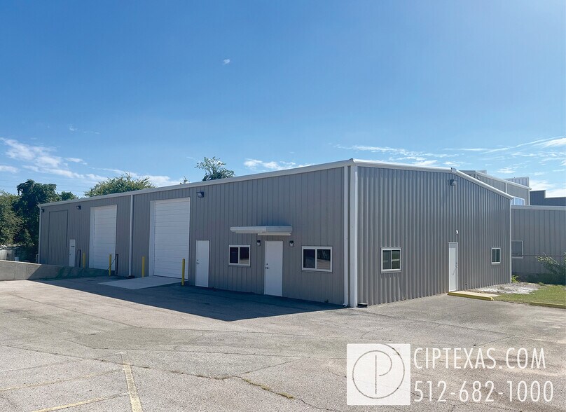 11209 Conroy Ln, Manchaca, TX for sale - Primary Photo - Image 1 of 1