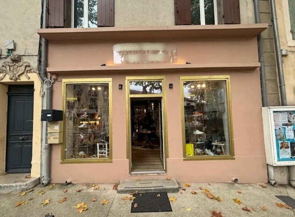 Retail in Saint-Cannat for lease Building Photo- Image 1 of 6