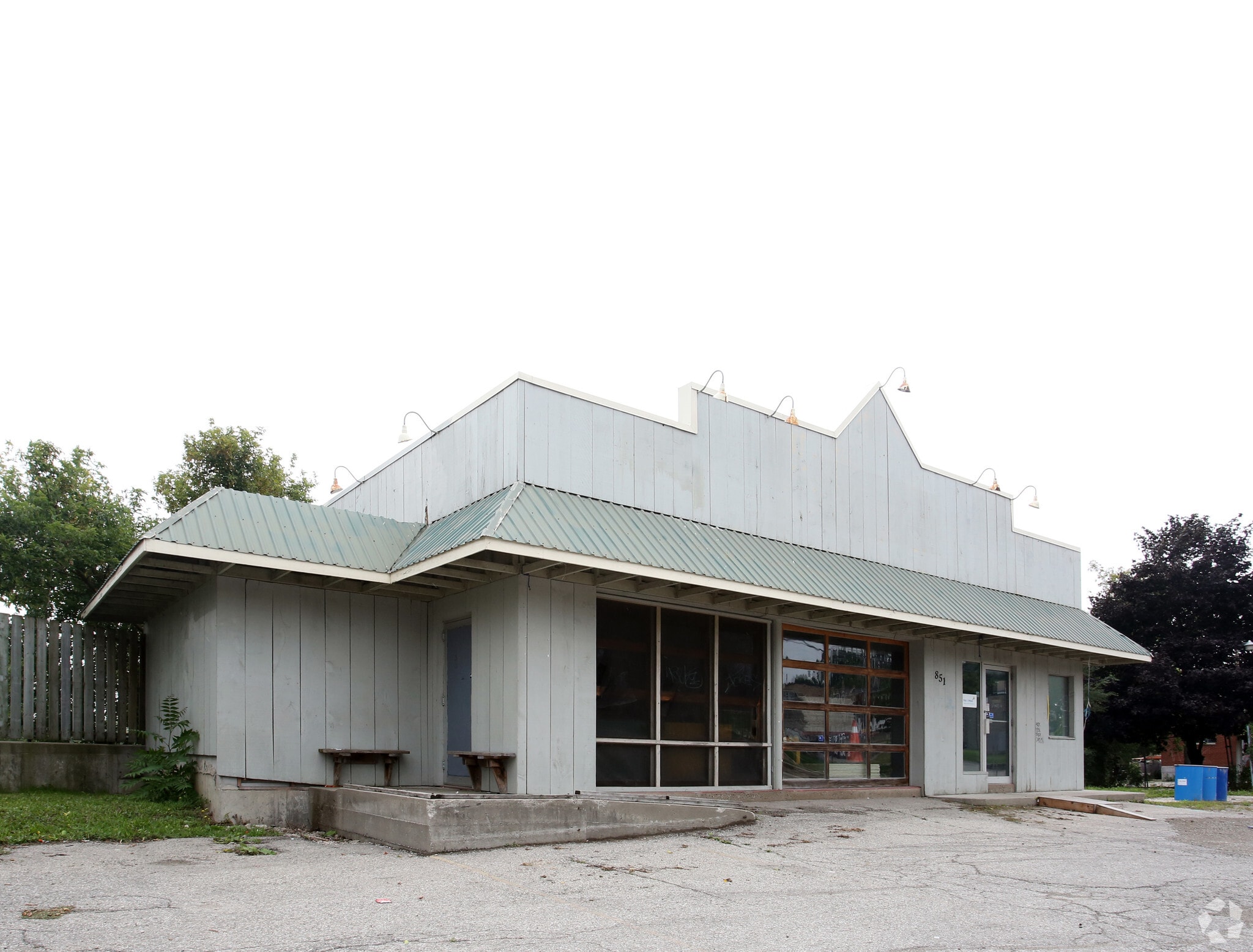851 King St E, Kitchener, ON for sale Primary Photo- Image 1 of 1