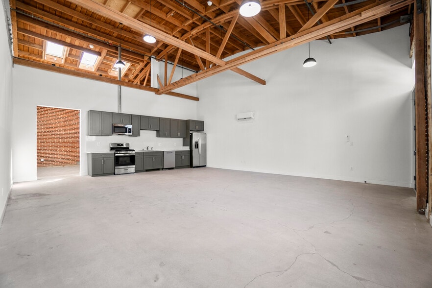 1901 S Pacific Ave, San Pedro, CA for sale - Interior Photo - Image 1 of 1