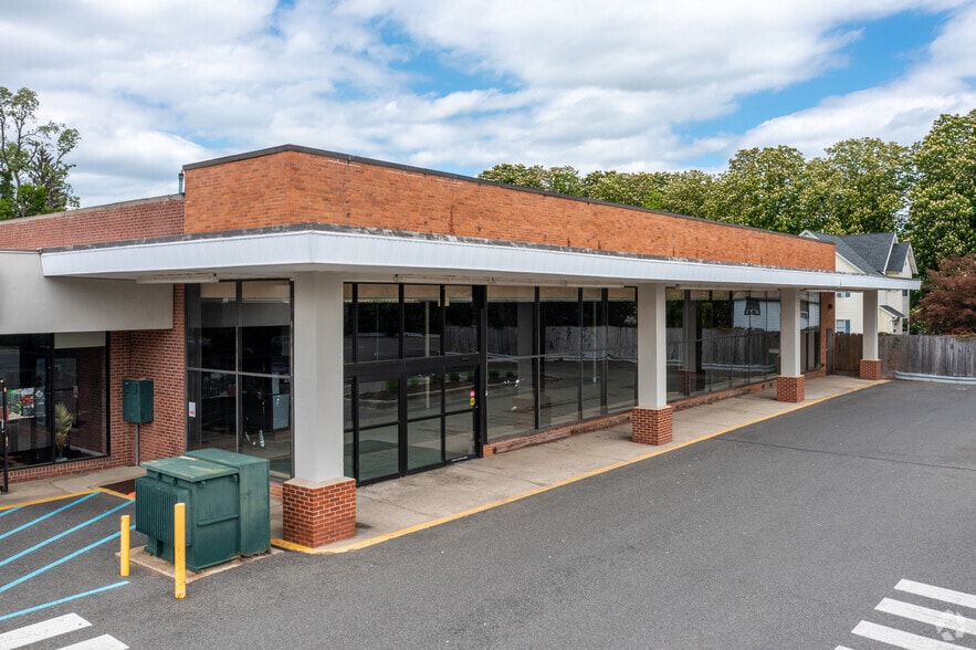 279-293 Greenwood Ave, Bethel, CT for lease - Building Photo - Image 2 of 4