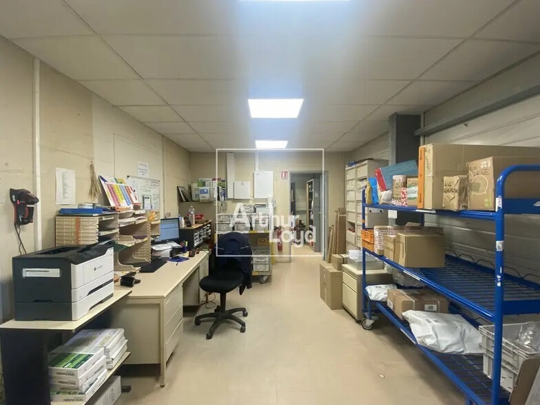 Flex in  for sale - Interior Photo - Image 3 of 4