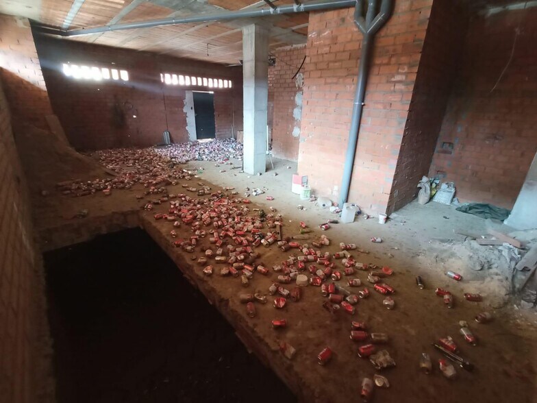 Retail in Cáceres, Cáceres for lease - Building Photo - Image 1 of 4