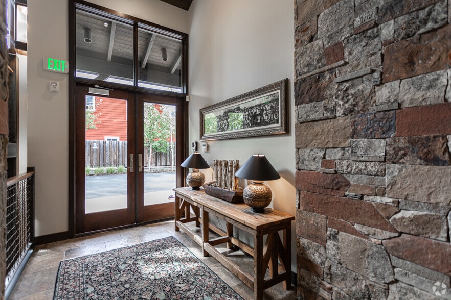 1492 Park Ave, Park City, UT for lease - Lobby - Image 2 of 11