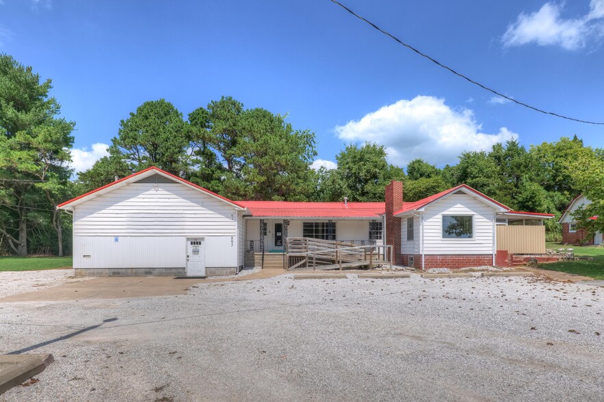 895 N Business 49, Neosho, MO for sale - Building Photo - Image 1 of 1