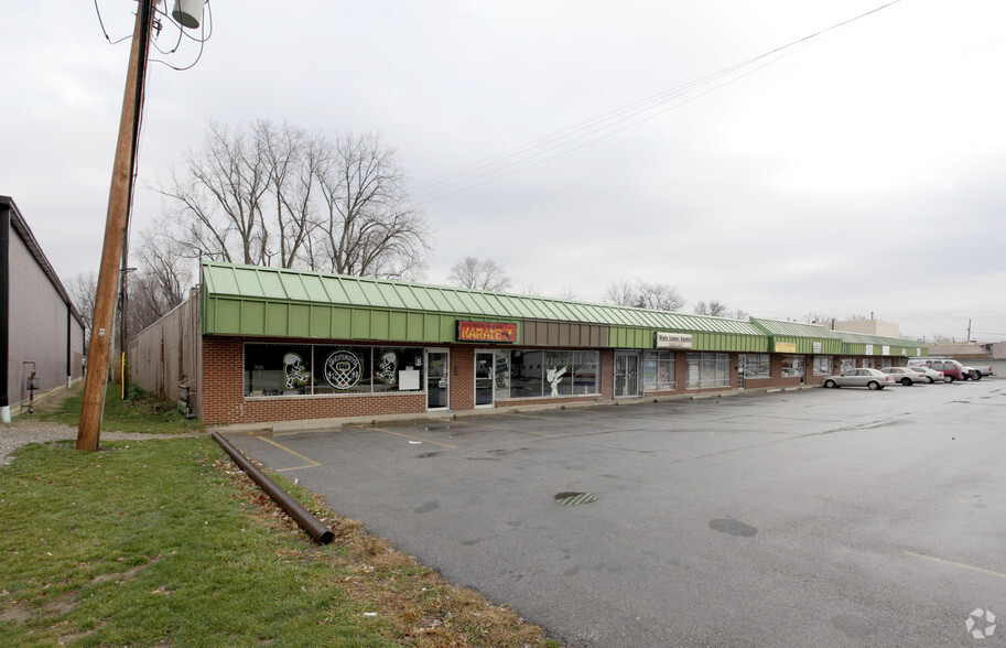 3850-3872 E Main St, Columbus, OH for lease - Building Photo - Image 2 of 8