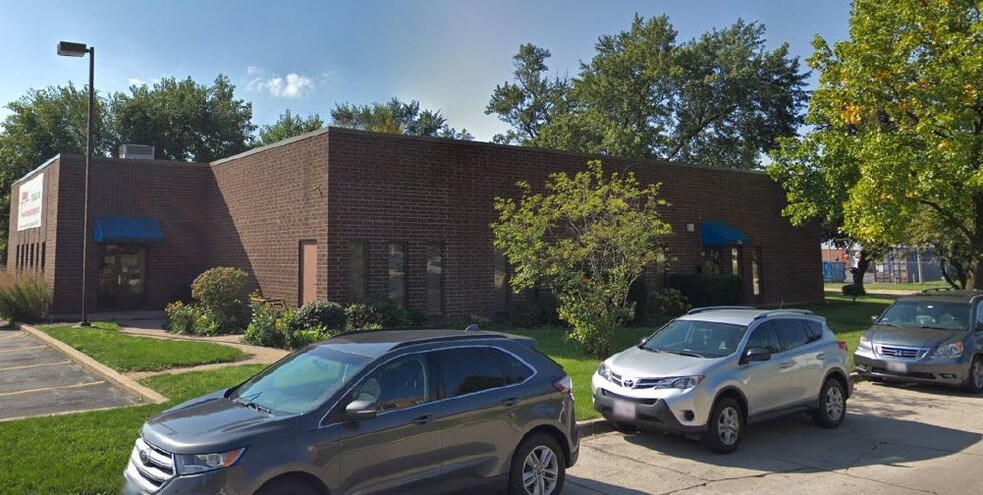 124 W Diversey Ave, Elmhurst, IL for sale - Building Photo - Image 1 of 1