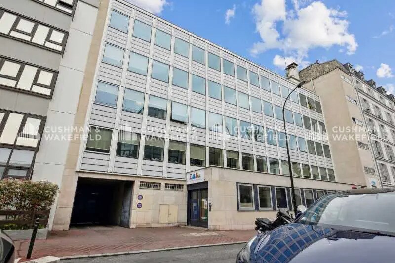 Office in Levallois-Perret for lease - Building Photo - Image 1 of 8