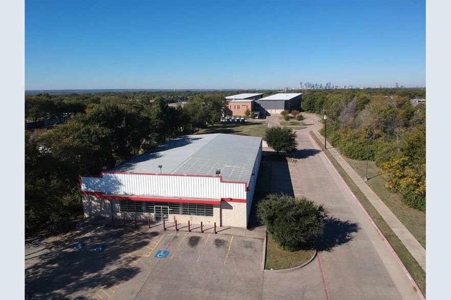 3921 S Buckner Blvd, Dallas, TX for lease - Building Photo - Image 2 of 4