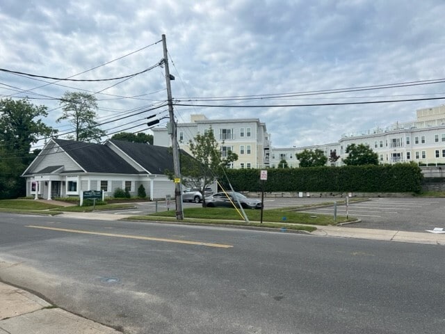 311 Barnum Ave, Port Jefferson, NY for sale - Building Photo - Image 3 of 22