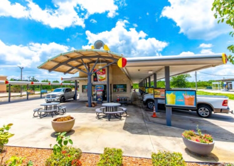 6767 W Port Arthur Rd, Port Arthur, TX for lease Interior Photo- Image 1 of 18