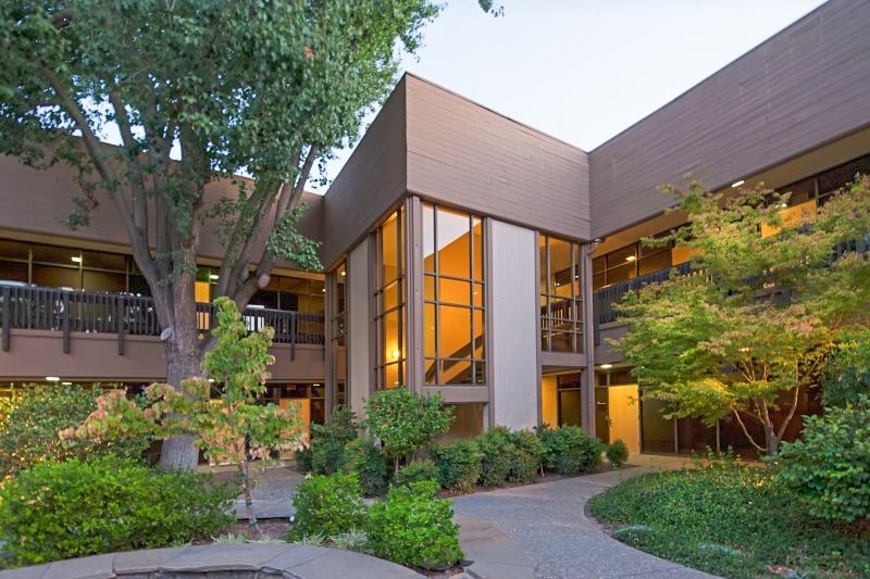 1851 Heritage Ln, Sacramento, CA for lease - Building Photo - Image 2 of 4