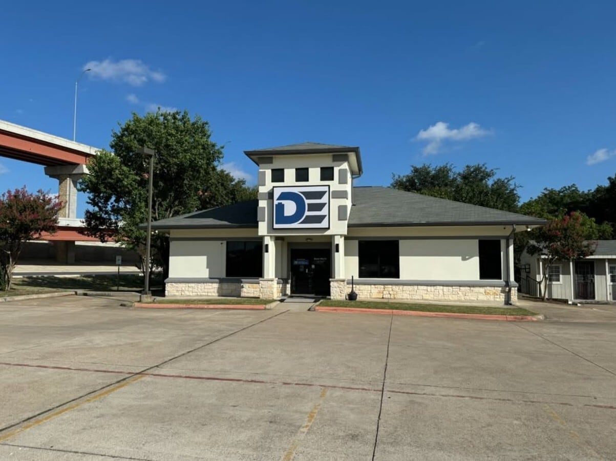 1001 S Interstate 35, Round Rock, TX for lease Building Photo- Image 1 of 3