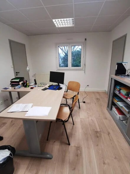 Office in Vannes for lease - Building Photo - Image 2 of 5
