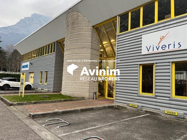 Office in Saint Egreve for lease Building Photo- Image 1 of 17