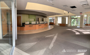 1011 E Aurora Rd, Macedonia, OH for lease Interior Photo- Image 2 of 6