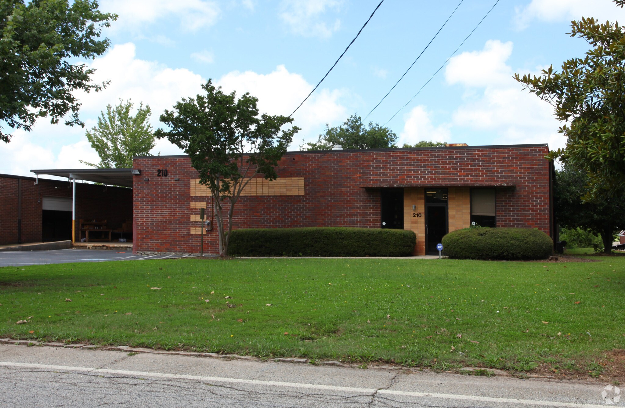 210 Laredo Dr, Decatur, GA for sale Building Photo- Image 1 of 1
