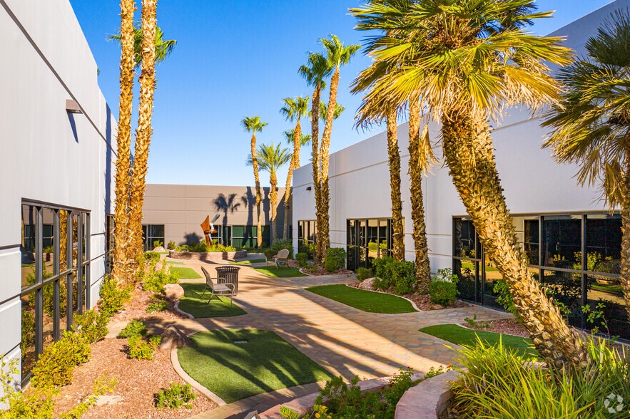 5940 S rainbow Blvd, Las Vegas, NV for sale - Building Photo - Image 2 of 5